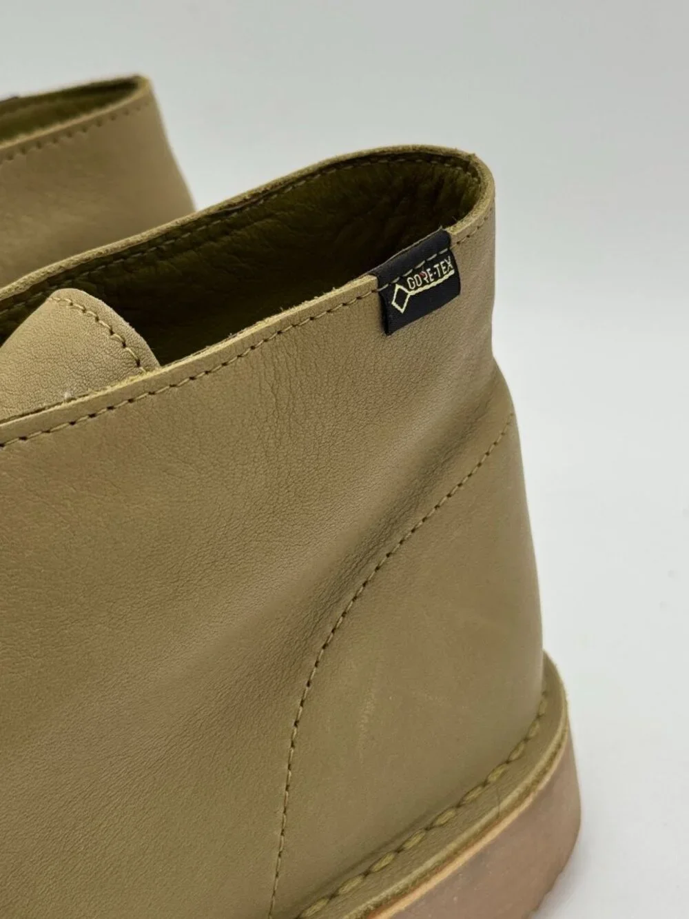 NWOB Clarks Originals Desert Boots GTX Khaki Leather Ankle Chukka Mens Size 9